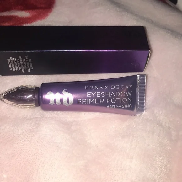 Urban Decay eyeshadow primer - Picture 4 of 6